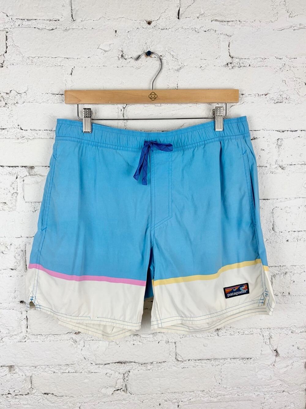 Patagonia Wavefarer Volley Blue White Drawstring Outdoor Swim Board Shorts M
